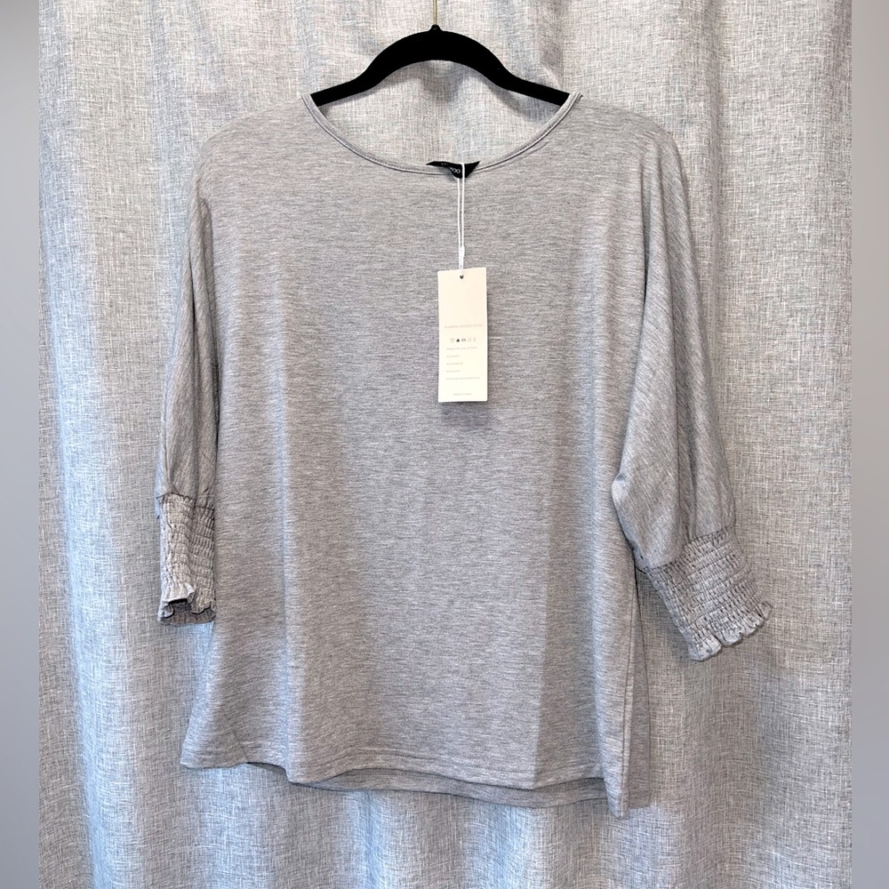 Women's Dokotoo Top Medium NWT